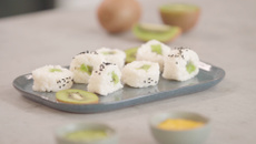 Makis sucrés au  Kiwi de l’Adour IGP et lait de coco