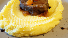 Parmentier de filet de lièvre à la royale de purées