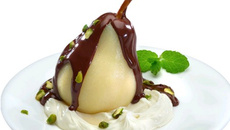 Poire cuite au Philadelphia, chocolat et pistaches