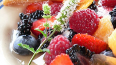 Fine gelée de fruits rouges au Monbazillac et merveilles