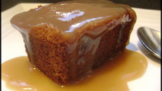 Pain d'épice à la citrouille et sauce au caramel