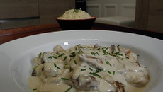 Sûpreme de volaille aux cèpes, cognac et son cottage cheese de Danone