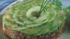 Tartare de saumon et de crevettes roses