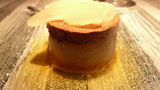 Entremets poire-chocolat à la cannelle