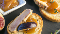 Tranche de foie gras et ses deux confitures