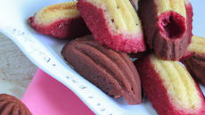 Madeleines bossues au chocolat à la framboise