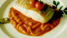 Dos de cabillaud aux écailles de tomates