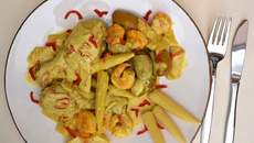 Poulet et crevettes au lait de coco et épices colombo
