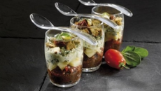 Verrines de tomates confites et olives à l'Emmental de Savoie