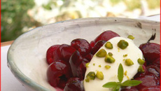 Cerises poêlées au Lillet, sorbet au yaourt