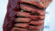 Magret de canard sauce aux prunes