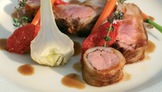 Agneau à la purée d'artichaud et jeunes carottes