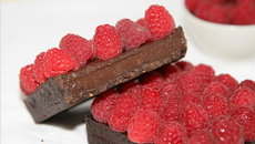 Tarte à la crème chocolat et aux framboises