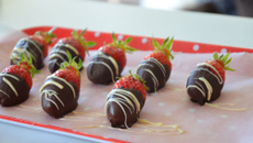 Fraises zébrées au chocolat