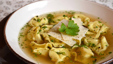 Tortellini in brodo