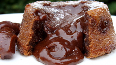 Moelleux au chocolat au lait, cœur coulant de carambar