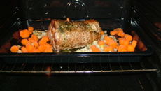 Longe de porc rôtie et choux de Bruxelles