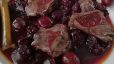 Chevreuil aux cerises