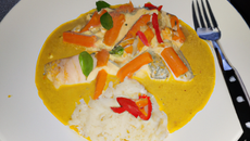 Curry de dorade surimi au lait de coco et poivron