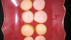 Macarons à la gelée de framboise