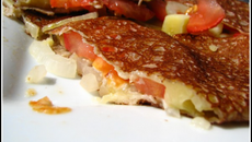 Galette végétarienne au cantal, tomates & ses petits oignons