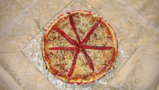 Pizza oignons et poivron rouge
