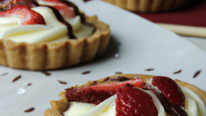 Petites tartes aux fraises, spéculoos et chocolat blanc