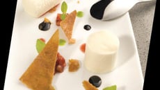 Millefeuille basilic, chavignol et fraises