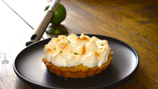 Tarte au citron jaune et vert meringuée