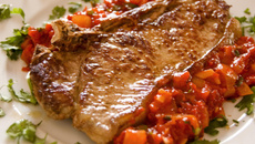 Côte de bouvillon aux poivrons