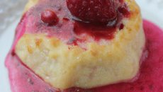 Crémeux de semoule et coulis de fruits rouges