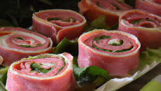 Rouleaux de jambon rouge et vert
