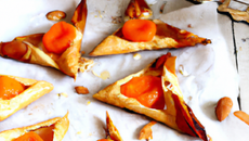 Triangles feuilletés amandes-abricots