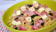 Pâtes grecques aux radis et à la feta