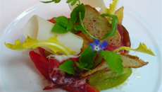 Tomates anciennes, parmesan et Jambon Bellota