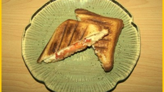 Croques au chèvre, tomate et miel de romarin