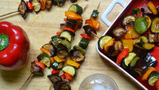 Brochettes de légumes marinées au ketchup