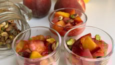 Panna cotta vegan aux pêches rôties