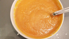 Soupe de potiron aux éclats de châtaignes