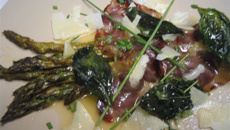 Poêlée d'asperges vertes et coppa