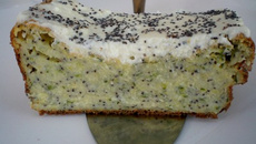 Gâteau de courgettes à la brousse et graines de pavot