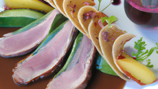 Magretsde Canard faussement Rossini et Jus de Cuisson au Café