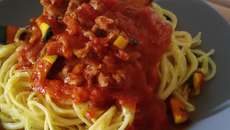 Spaghetti de courgettes à la bolognaise