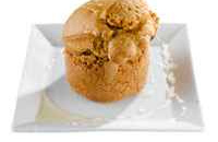 Cake au pur miel, à la farine de châtaigne, dattes Medjool et noisettes