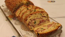 Cake aux courgettes, Roquefort, pancetta et sésame