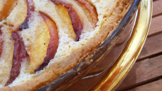 Tarte aux brugnons et crème d'amandes