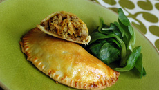 Chaussons à l'agneau, aux épices et à la carotte