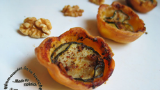 Tartelettes apéritives concombre, roquefort, huile de noix et paprika