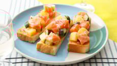 Toasts saumon frais de Norvège et ananas