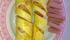 Omelette roulée au jambon et comté